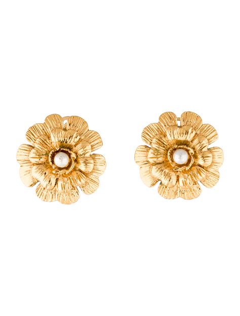 collana chanel camelie|Chanel camelia earrings.